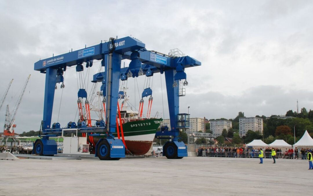 Alain Le Vern, président du Syndicat Mixte du Port de Dieppe inaugure la zone technique pêche