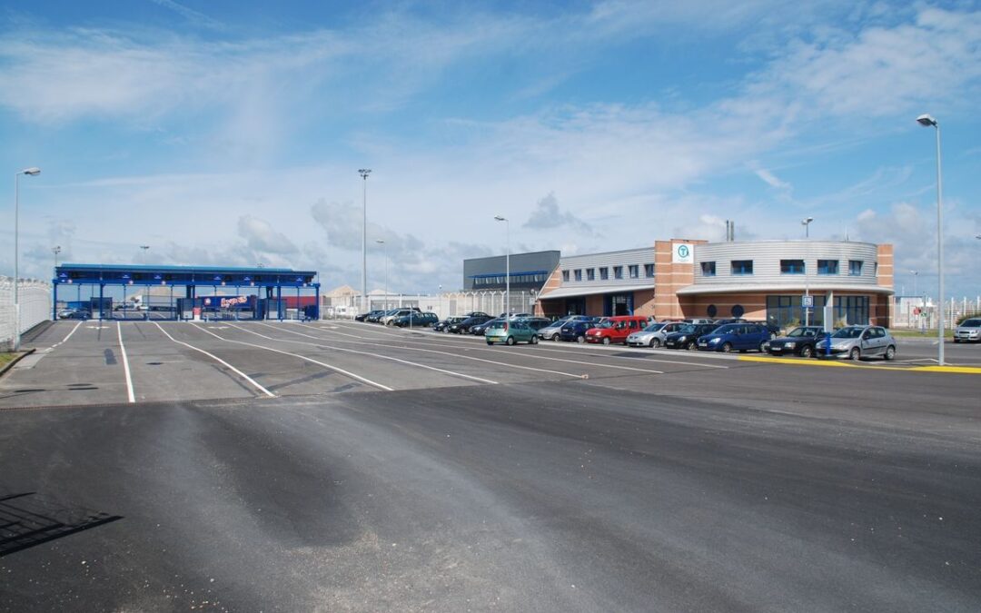 Alain Le Vern, président du Syndicat Mixte du Port de Dieppe inaugure la nouvelle gare maritime Transmanche
