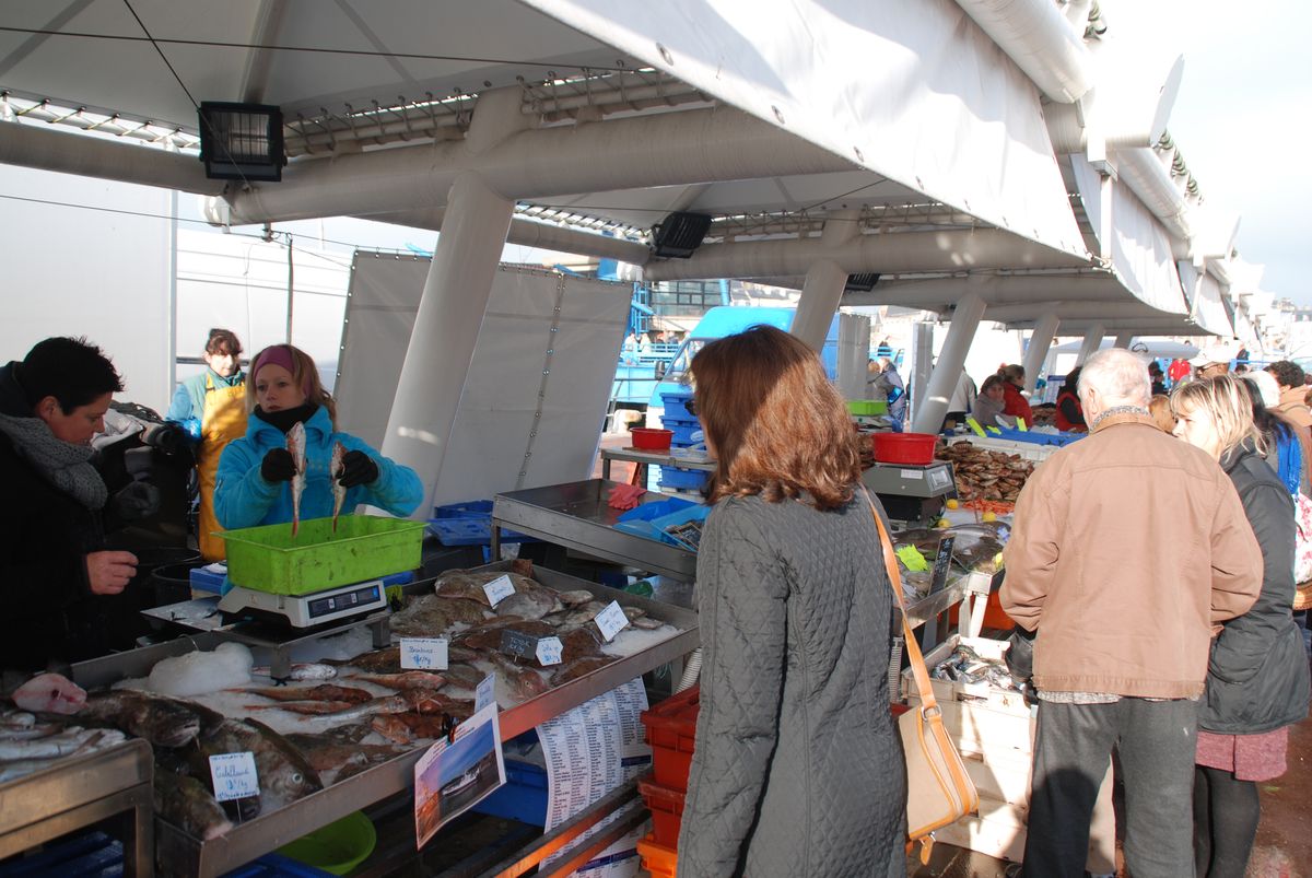 marche_aux_poissons_2_.jpg