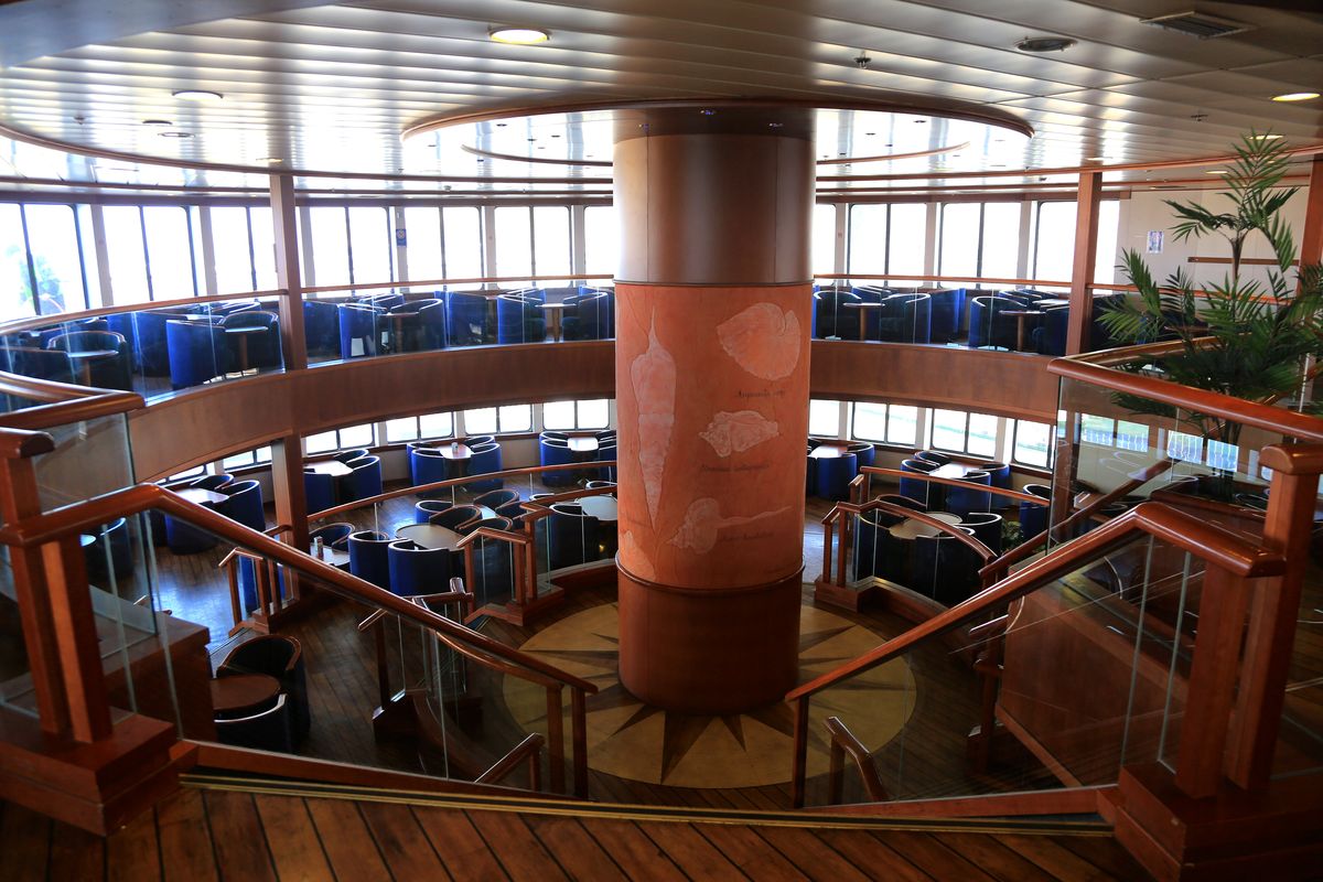 [fr]Salon panoramique du Côte d'Albâtre[en]Panoramic lounge on board the Côte d’Albâtre