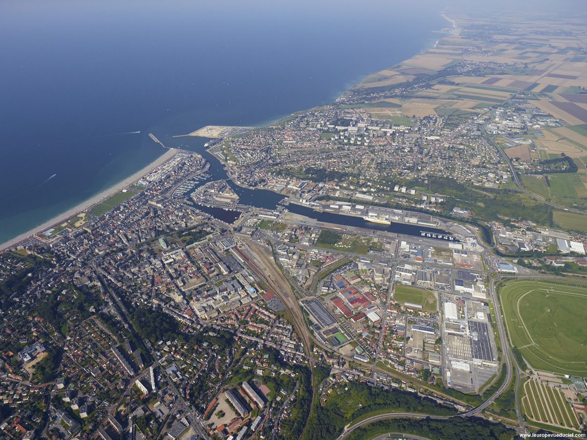 le_port_de_dieppe_vue_est_ouest.jpg