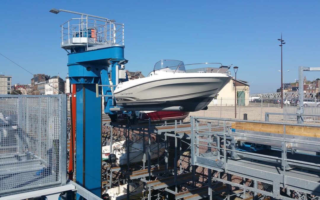 Nicolas MAYER-ROSSIGNOL, président du Syndicat Mixte du Port de Dieppe et de la Région Haute-Normandie inaugure le port à sec de Dieppe